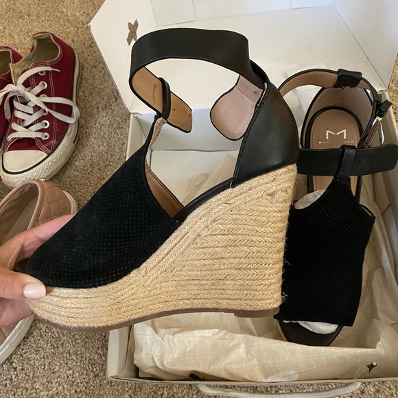 Marc fisher ltd black wedges - Picture 3 of 4